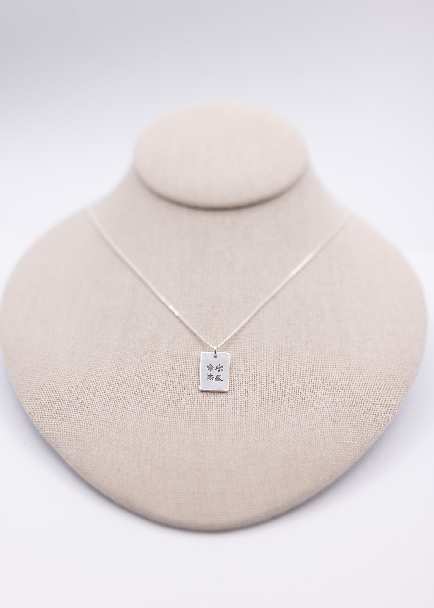 Every Season Pendant Necklace-4